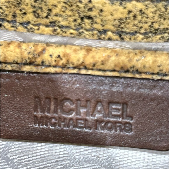 Michael Kors East West Hampton Bag - Picture 5 of 10